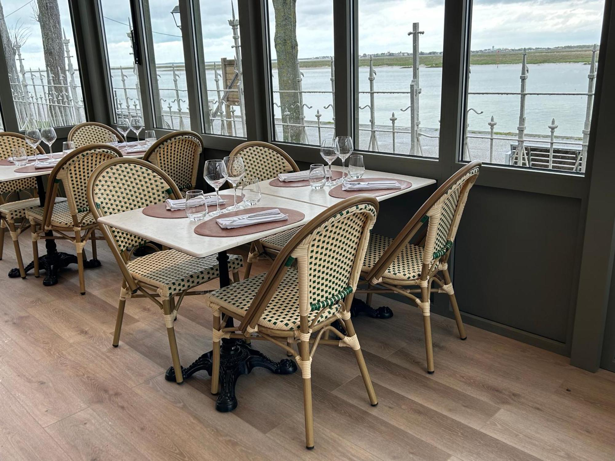 Logis Hotel- Restaurant Le Relais Guillaume De Normandy サン・ヴァルリー・シュル・ソンム
